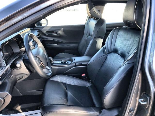 2023 Toyota Crown Limited AWD (Natl)