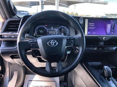 2023 Toyota Crown Limited AWD (Natl)