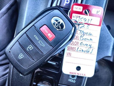 2023 Toyota Crown Limited AWD (Natl)