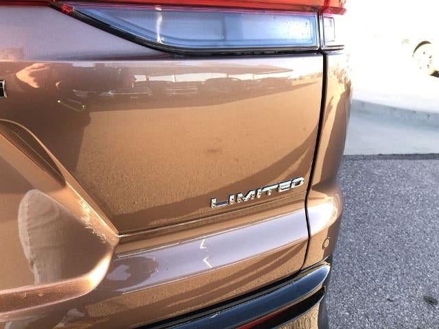 2025 Toyota Crown Signia Limited AWD (Natl)