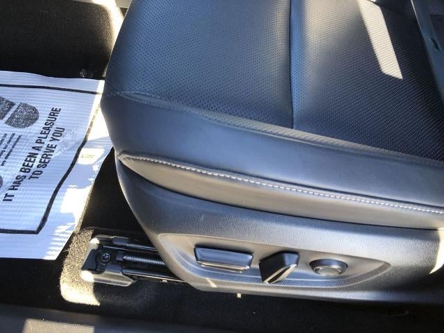 2025 Toyota Crown Signia Limited AWD (Natl)