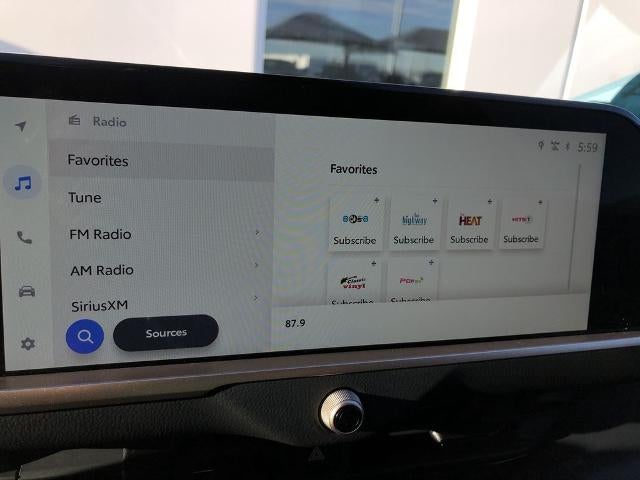 2025 Toyota Crown Signia Limited AWD (Natl)