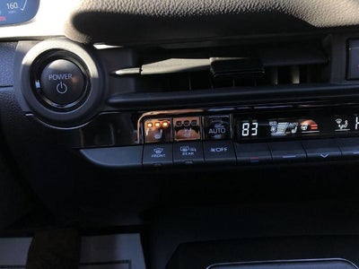 2025 Toyota Crown Signia Limited AWD (Natl)