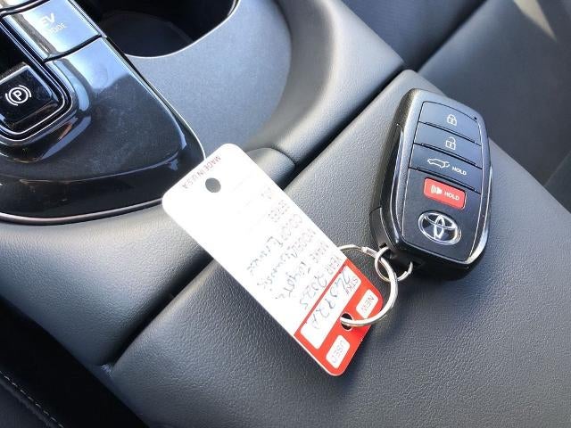 2025 Toyota Crown Signia Limited AWD (Natl)