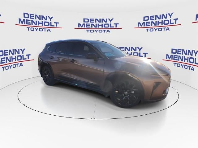 2025 Toyota Crown Signia Limited AWD (Natl)