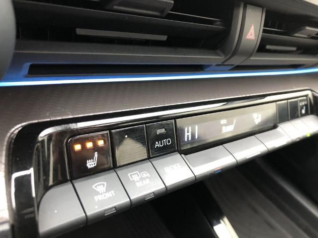 2023 Toyota Prius XLE (Natl)