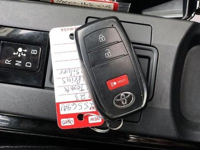 2023 Toyota Prius XLE (Natl)