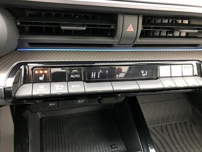 2025 Toyota Prius XLE AWD (Natl)