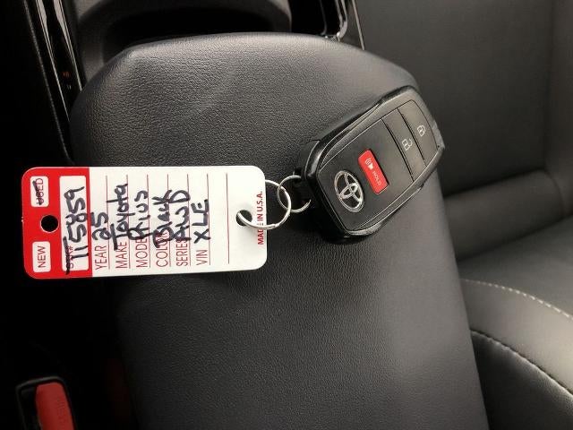 2025 Toyota Prius XLE AWD (Natl)