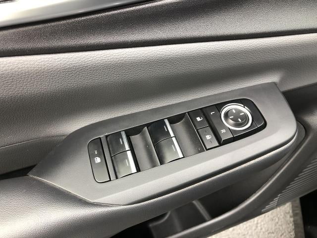 2025 Toyota Prius XLE AWD (Natl)