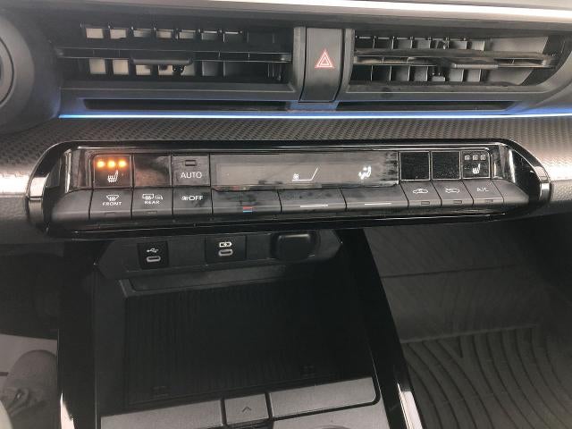 2025 Toyota Prius XLE AWD (Natl)
