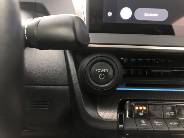 2025 Toyota Prius XLE AWD (Natl)