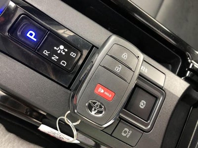 2025 Toyota Prius XLE AWD (Natl)