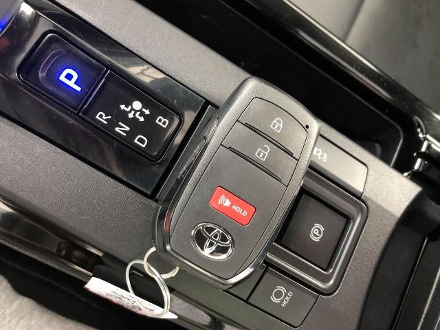 2025 Toyota Prius XLE AWD (Natl)