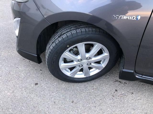 2017 Toyota Prius c Four (GS)