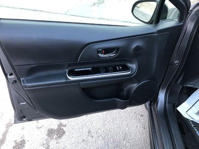 2017 Toyota Prius c Four (GS)