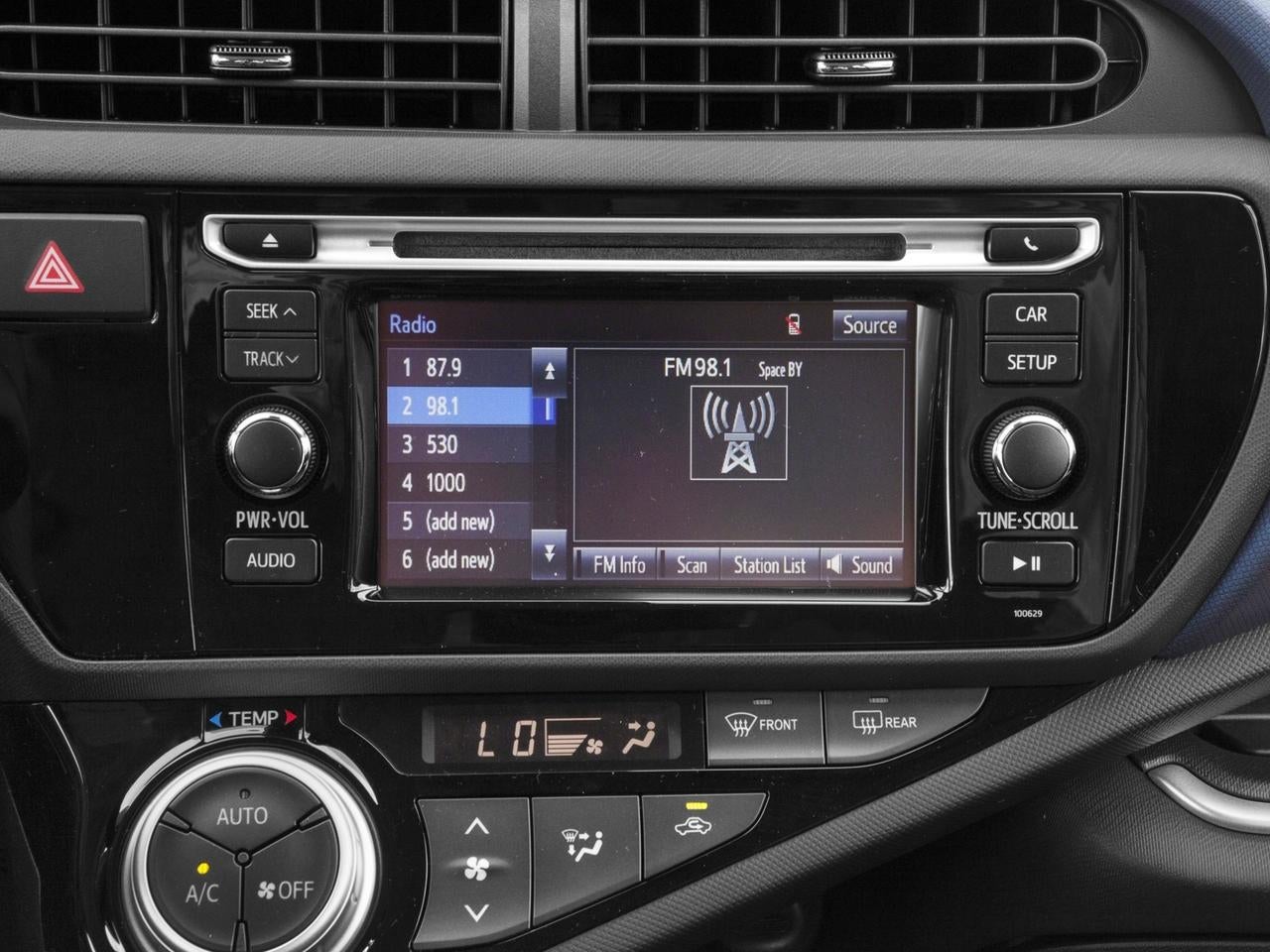 2017 Toyota Prius c Four (GS)