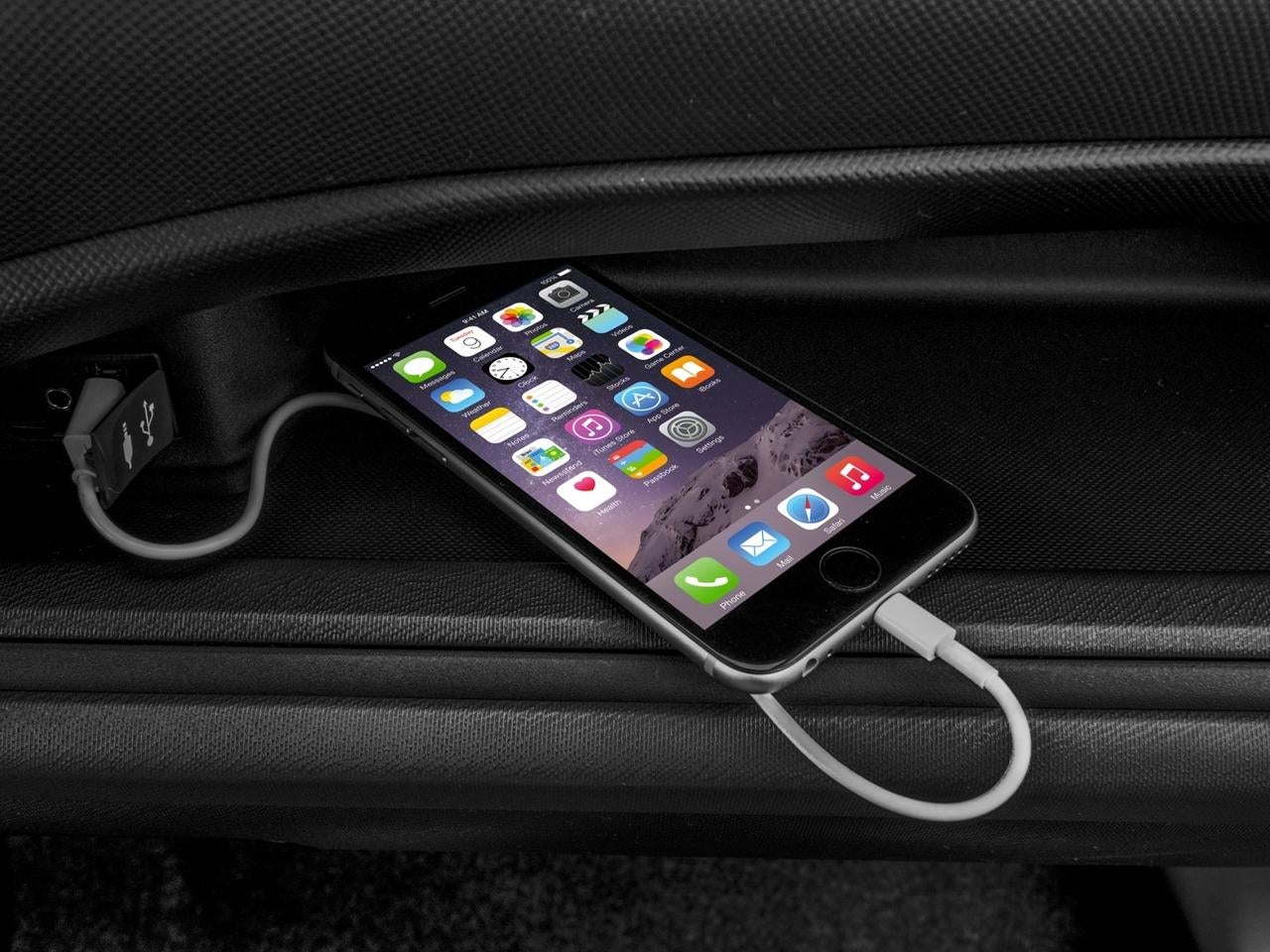 2017 Toyota Prius c Four (GS)