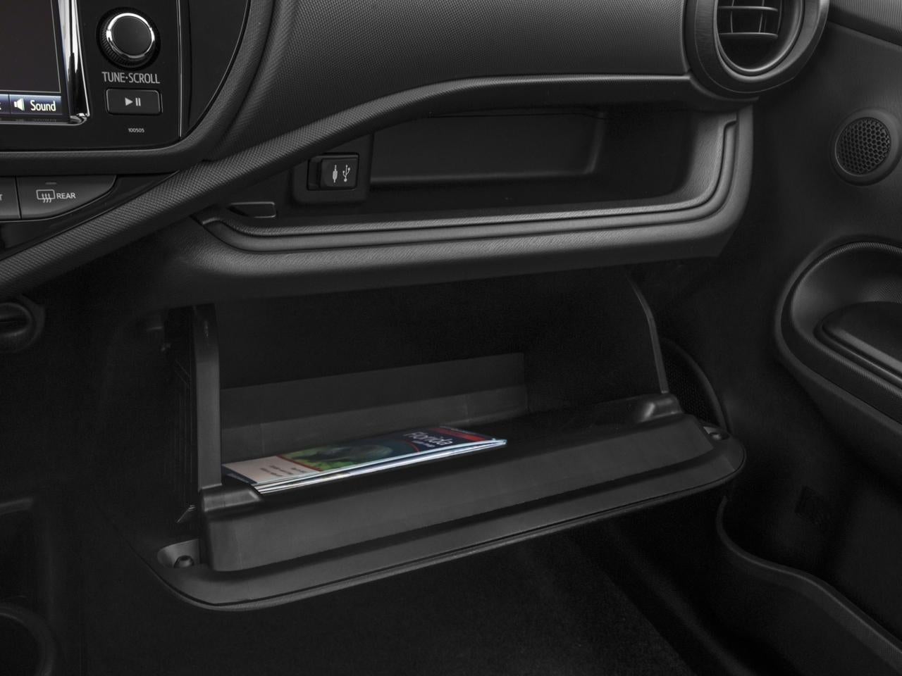 2017 Toyota Prius c Four (GS)