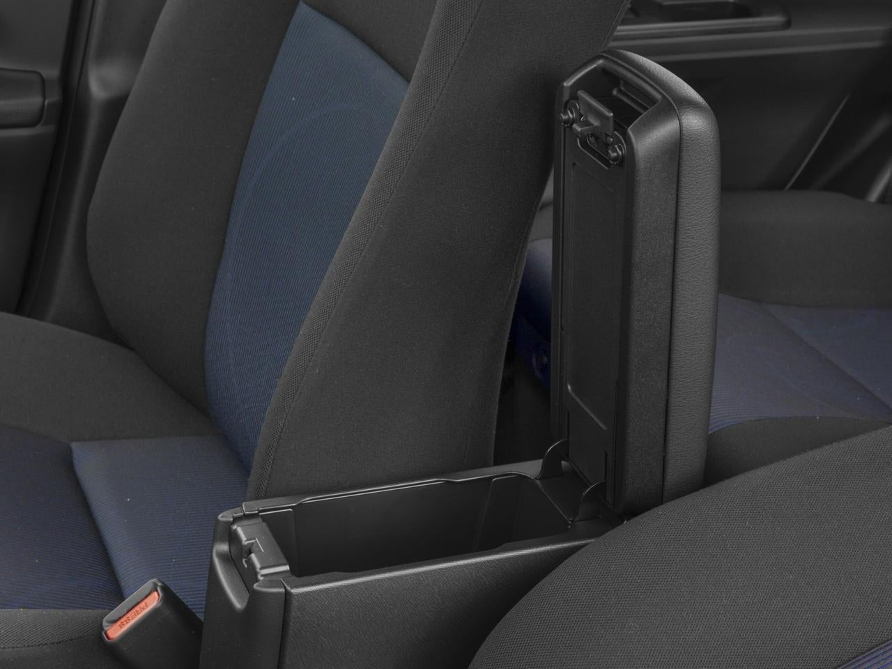 2017 Toyota Prius c Four (GS)