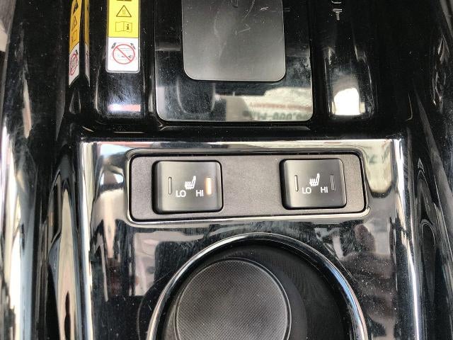 2021 Toyota Prius XLE AWD-e (Natl)
