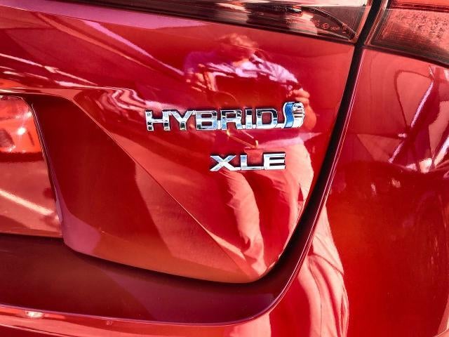 2021 Toyota Prius XLE AWD-e (Natl)
