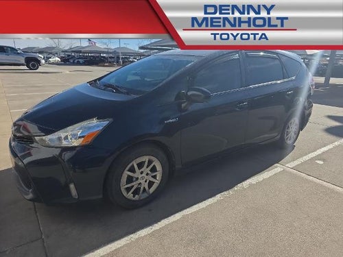 2017 Toyota Prius v Three (SE)