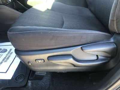 2017 Toyota Prius v Three (SE)