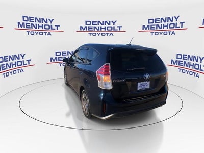 2017 Toyota Prius v Three (SE)