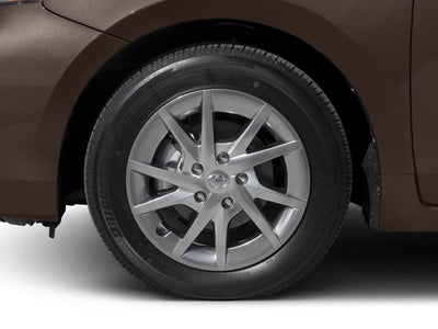 2017 Toyota Prius v Three (SE)