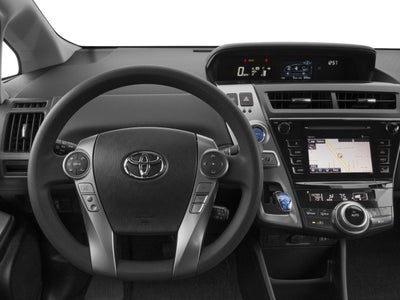 2017 Toyota Prius v Three (SE)