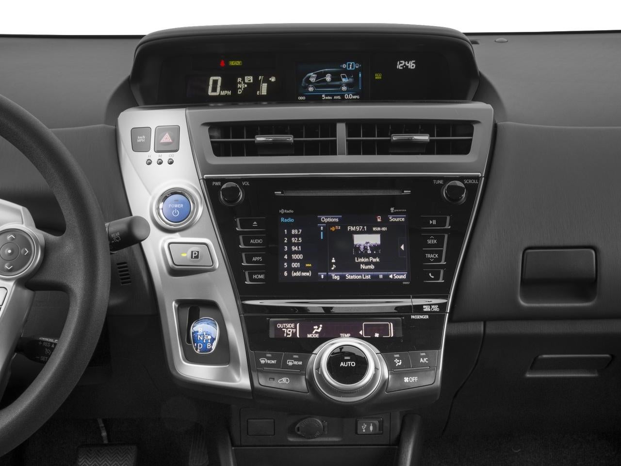 2017 Toyota Prius v Three (SE)