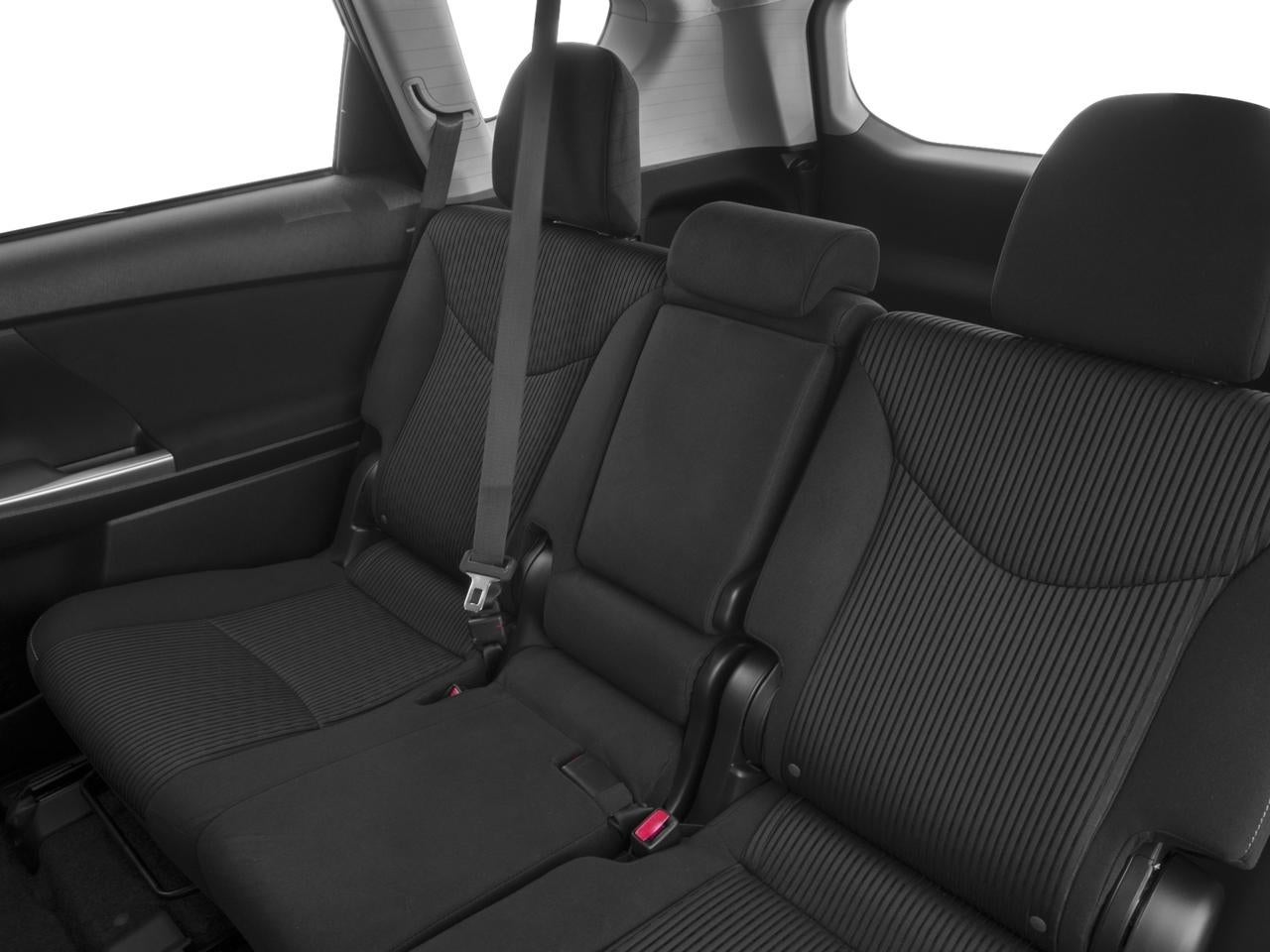 2017 Toyota Prius v Three (SE)