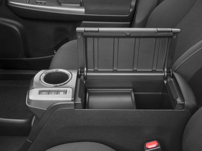 2017 Toyota Prius v Three (SE)