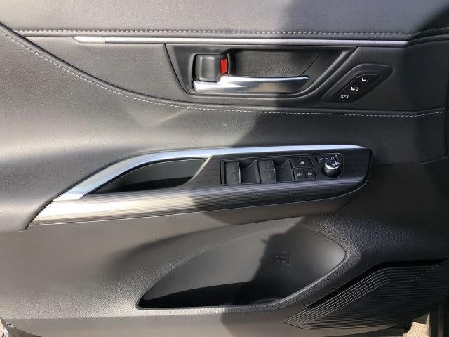 2022 Toyota Venza XLE AWD (SE)