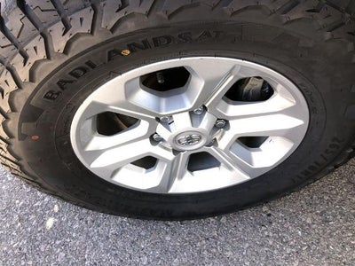 2024 Toyota 4Runner SR5 4WD (GS)