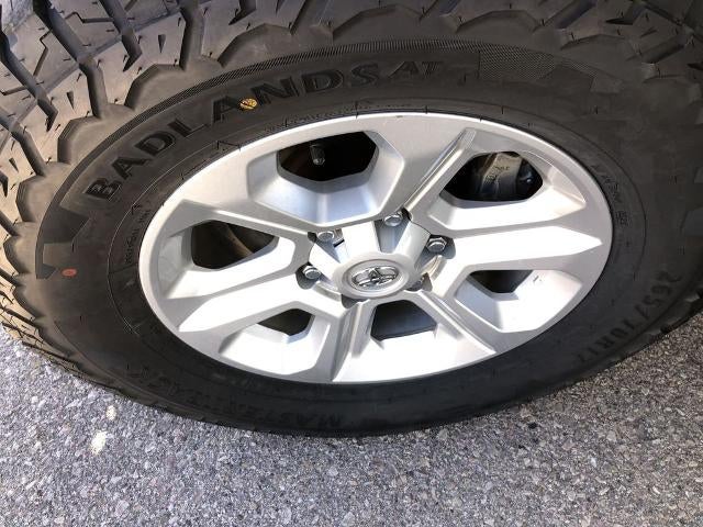 2024 Toyota 4Runner SR5 4WD (GS)