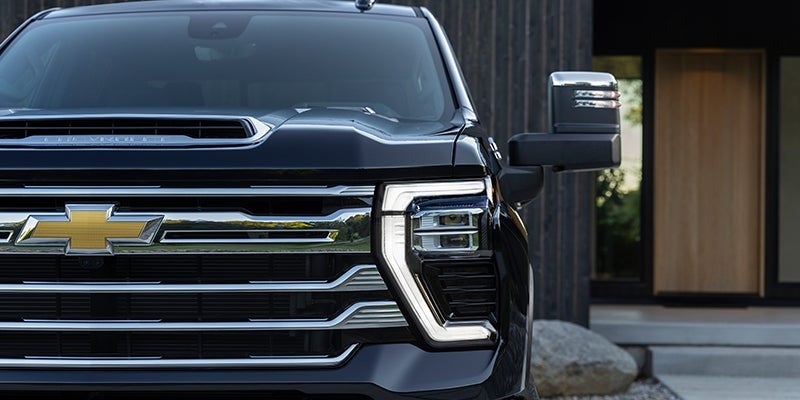 silverado hd front grill close up img